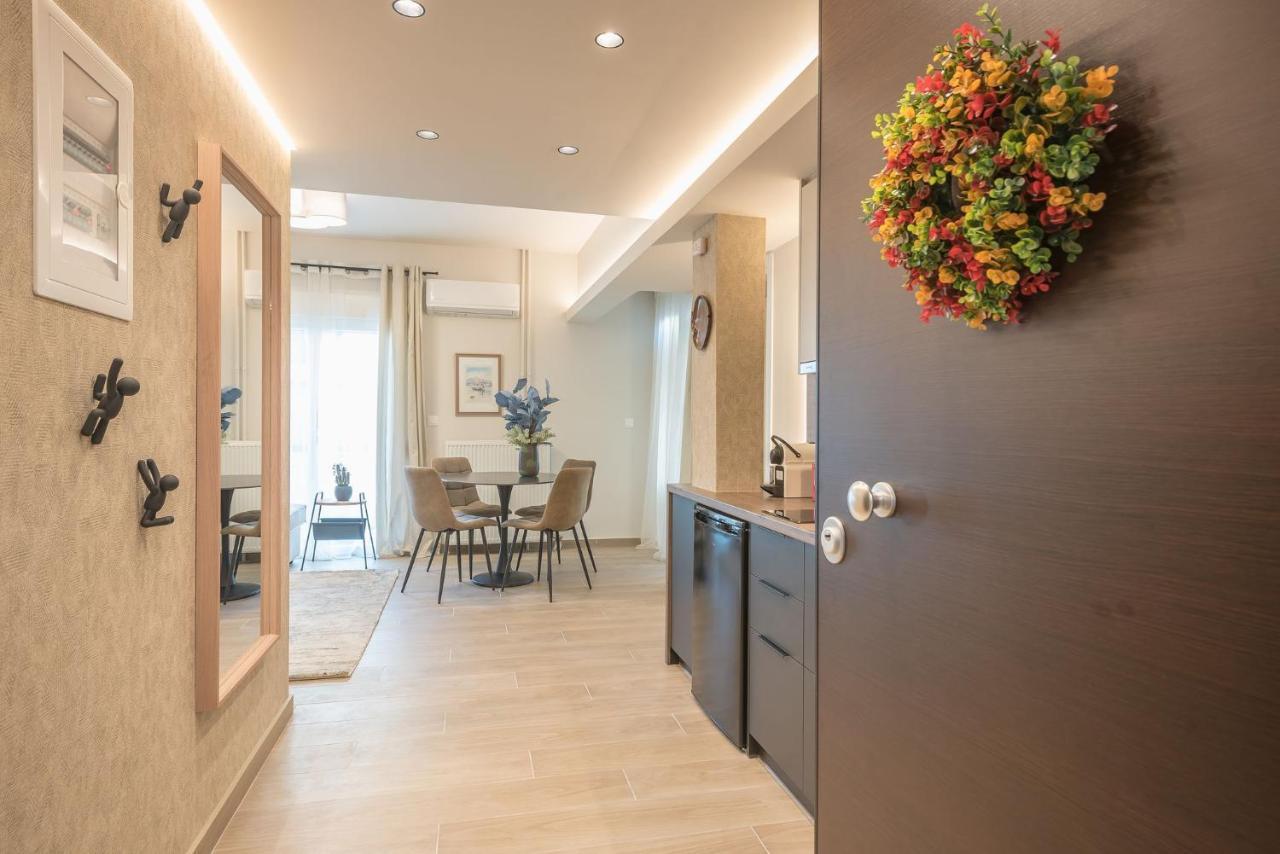 Апартаменты Beautiful & Renovated Aprtm In Пирей Экстерьер фото
